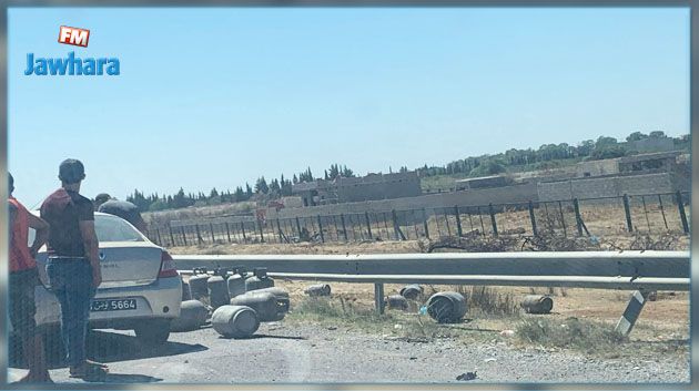 الطريق السيارة سوسة تونس : اصطدام بين شاحنة محملة بقوارير الغاز و سيارة