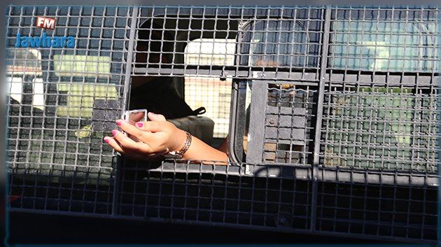 القبض على امرأة تنتحل صفة مذيعة و طبيبة