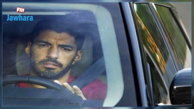 الكاميرات ترصد لحظة خروج سواريز باكيا من المدينة الرياضية