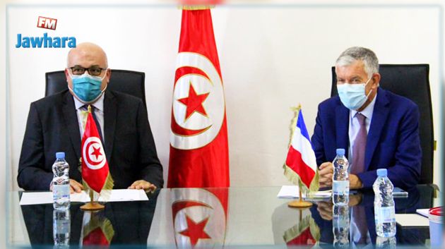 فرنسا تقدم مساعدات طبية لتونس