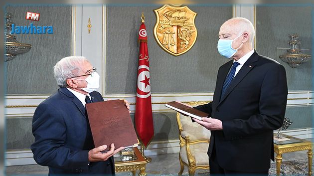 رئيس هيئة حقوق الانسان يسلم رئيس الجمهورية تقريرهم للسنوات الأربع الماضية