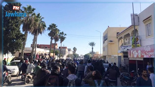 الشابة: اندلاع الاحتجاجات مجددا واستخدام الغاز المسيل للدموع لتفرقة المحتجين