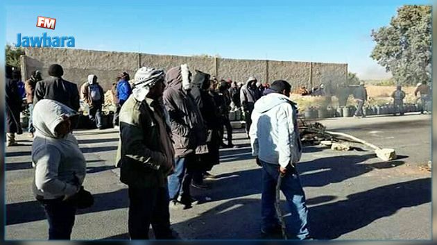 قفصة: غلق الطريق الوطنية بسبب تواصل أزمة التزوّد بقوارير الغاز المنزلي‎
