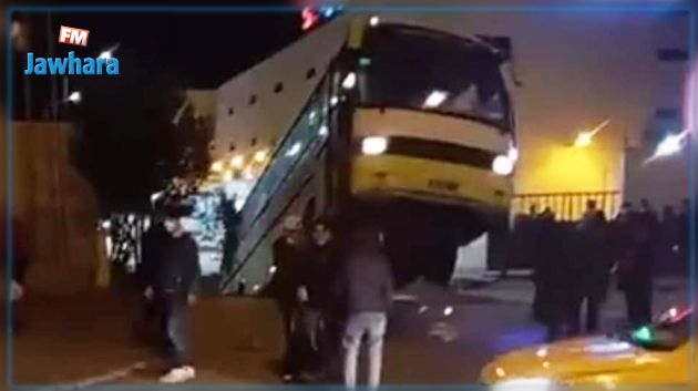 بن عروس : سقوط حافلة في حفرة وإصابة 7 ركاب