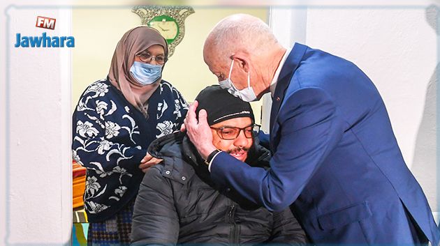 جريح الثورة رضا الزلفاني يكشف فحوى زيارة رئيس الجمهورية له بمنزله