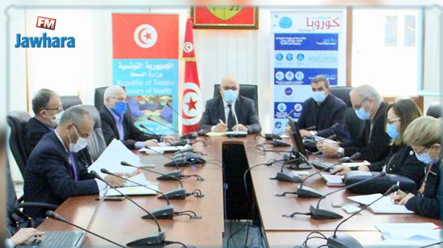 لجنة مكافحة كورونا توصي بضرورة مواصلة الالتزام بتطبيق الإجراءات الوقائية