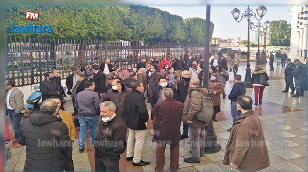 أعوان الجباية والمحاسبة والاستخلاص يحتجون أمام وزارة المالية