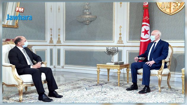 الرئيس قيس سعيد يتحادث مع محمد عبوّ حول 