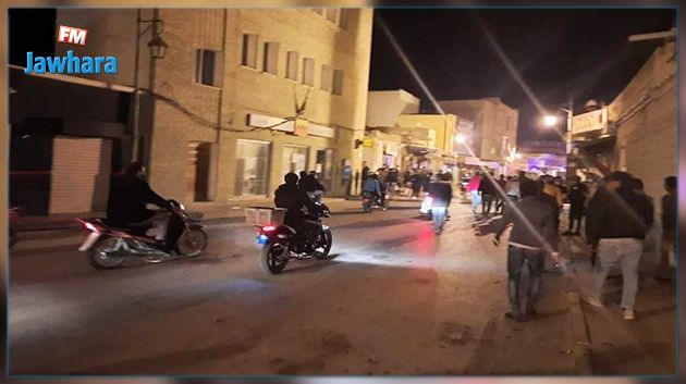 توزر .. داهموا أحد الفضاءات التجارية فرصدتهم كاميرا المراقبة