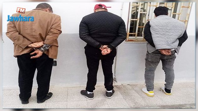 فرقة الأبحاث والتفتيش للحرس الوطني بسوسة تضبط لوحة فنية نادرة منقوشة باليد ومرصعة بالاحجار الكريمة (صور)