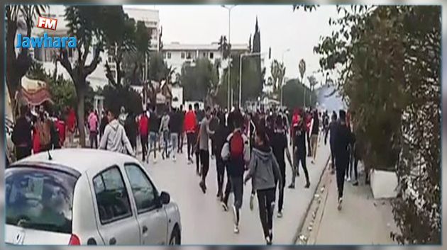 مواجهات بين الأمن وجمهور النادي الافريقي تسفر عن اصابات 