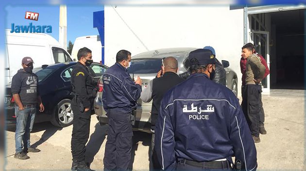 رئيس مصلحة شرطة المرور بإقليم الأمن الوطني بسوسة يقيّم مدى التزام المواطنين بالحجر الصحي الشامل