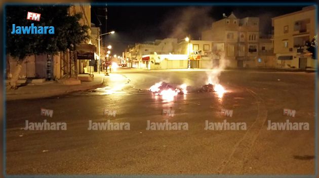 بير الشباك: قطع الطريق وإشعال عجلات مطاطية 