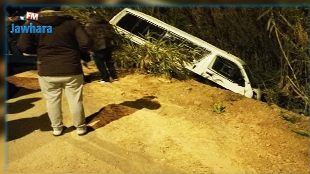 القيروان: انقلاب سيارة أمنية باتجاهها لمواجهة المشاغبين