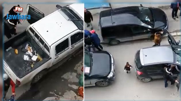 في فيديو صادم: أمنيون بأزياء مدنية يوقفون رجلا وإمرأة بالقوة بحضور أطفال