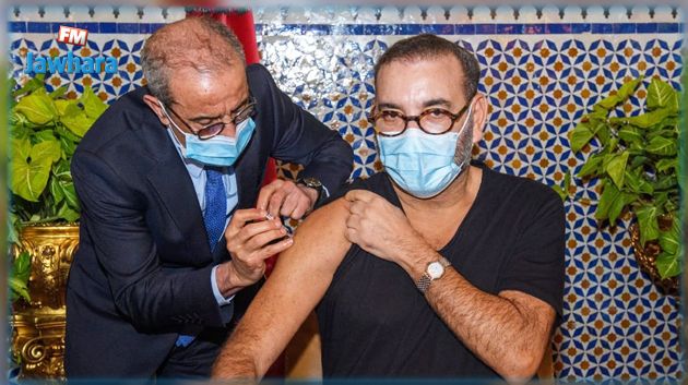 العاهل المغربي يتلقى الجرعة الأولى من لقاح كورونا