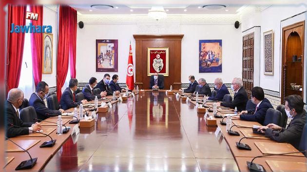 رئيس الحكومة يجتمع بالوزراء الجدد 