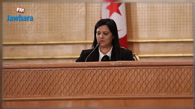سميرة الشواشي ترفع الجلسة العامة وتستدعي طبيب البرلمان في المباشر 