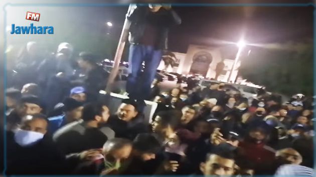 أحد المتضرّرين يروي تفاصيل المناوشات في حمام سوسة: 