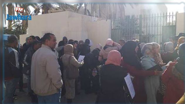  منع والي قبلي ومعتمدي الجهة من دخول مقر الولاية من قبل محتجي شركة البيئة‎