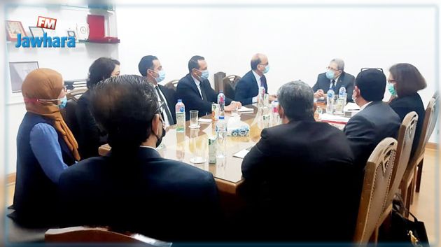 وزير الخارجية يجتمع بأعضاء سفارة تونس بالقاهرة