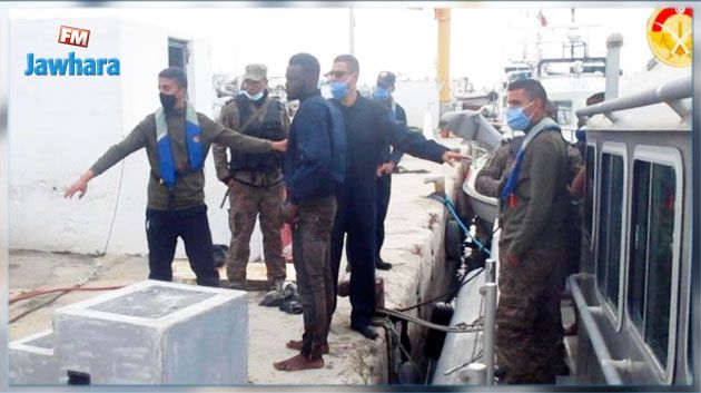 مواصلة عمليات البحث عن مهاجرين غير شرعيين قبالة سواحل قرقنة (فيديو)