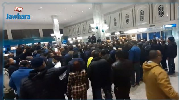 النيابة العموميّة تأذن للضابطة العدليّة بمطار تونس قرطاج بفتح بحث عدلي حول تصرّفات نواب ائتلاف الكرامة