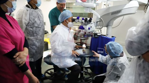 الأولى مغاربيا : تدعيم مستشفى فرحات حشاد بآلة جراحة العيون