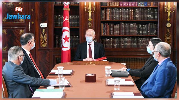 لقاء بين رئيس الجمهورية قيس سعيد و أستاذ القانون الدستوري أمين محفوظ