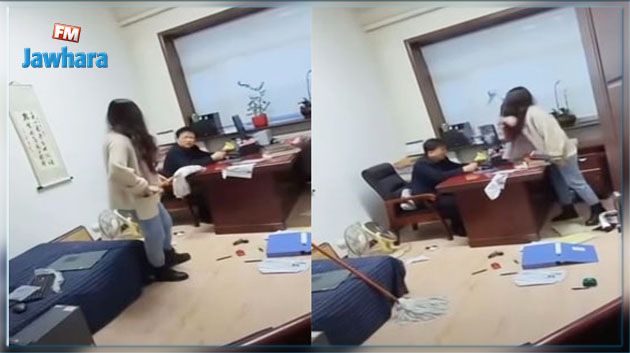 فيديو حاز ملايين المشاهدات.. موظفة تضرب مديرها المتحرش بمكنسة