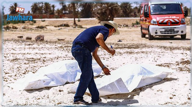 بينهم رضيع : انتشال 20 جثة بعد غرق مركب 