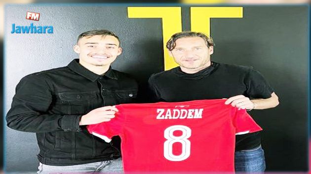  فرانشيسكو توتي يدير أعمال لاعب المنتخب و النجم سابقا  (صور)