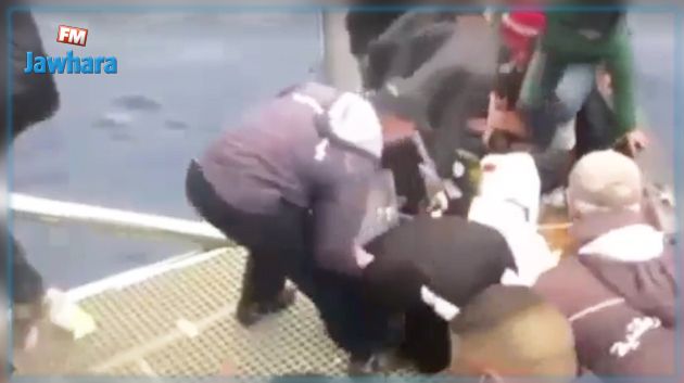 جيش البحر ينقذ 14 تونسيا بالمياه الإقليمية قبالة قليبية
