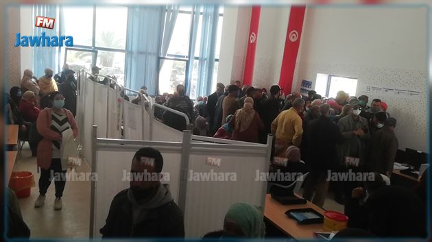 جندوبة : مواطنون يقتحمون مركز التلقيح