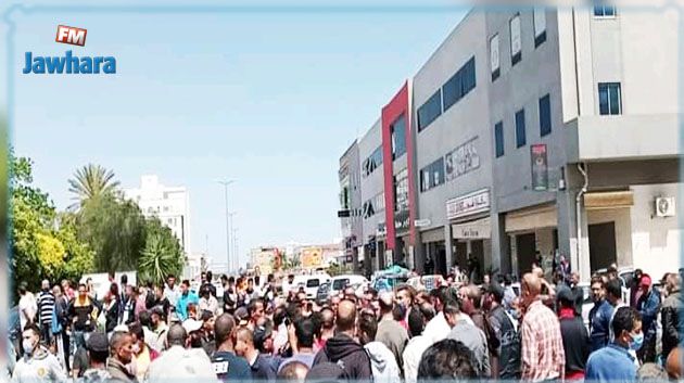 نابل: التجار يعمدون إلى غلق الطريق الوطنية رقم 1