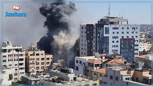 الاحتلال يقصف مبنى يضم مقر قناة الجزيرة في غزة