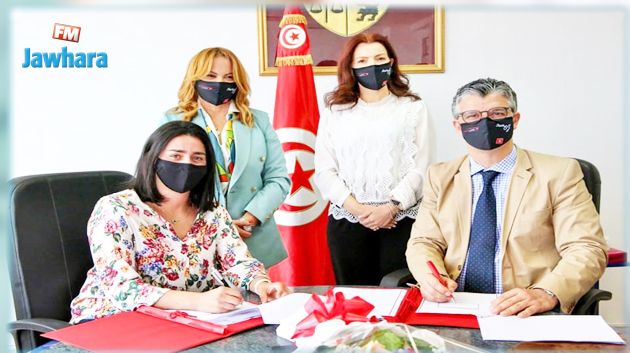 وزارة الرياضة تمضي عقد أهداف مع البطلة أنس جابر