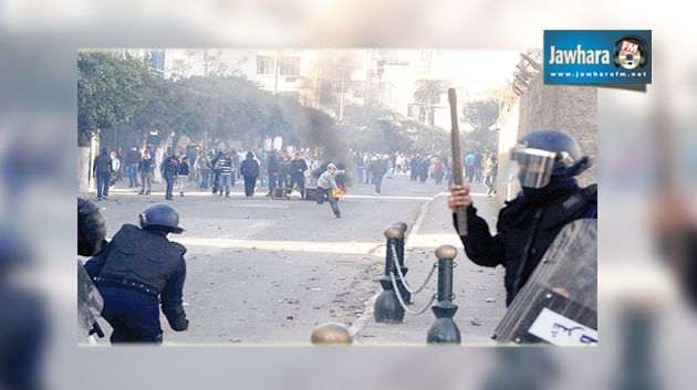  الجزائر : قتيلان وعشرات الجرحى في اشتباكات بين الأمن ومحتجين