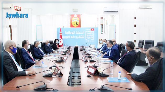 فوزي مهدي يجتمع بوزراء الصحة السابقين
