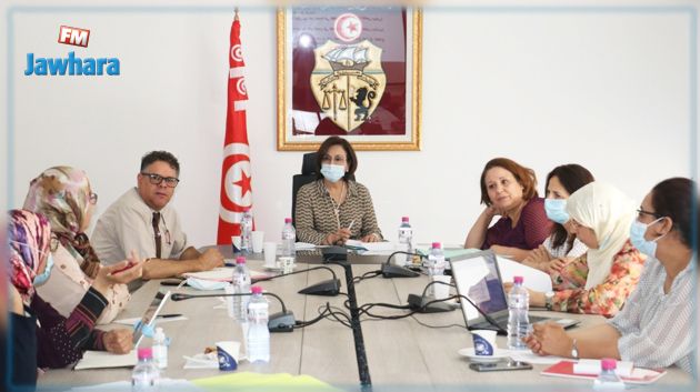 جلسة عمل بوزارة المرأة للنظر في مدى تقدم مشروع قانون عطلة الأمومة والأبوة