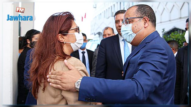 رئيس الحكومة يزور وزيرة التعليم العالي بمقر الوزارة