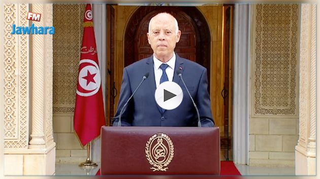 رئيس الجمهورية يشرف على  موكب الاحتفال بالذكرى 65 لانبعاث الجيش الوطني (فيديو)