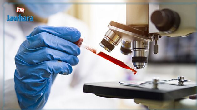 مختصّ في علم الفيروسات : 