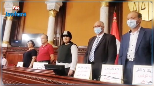 نواب الدستوري الحر يعتصمون في منصة رئاسة المجلس ‎‎