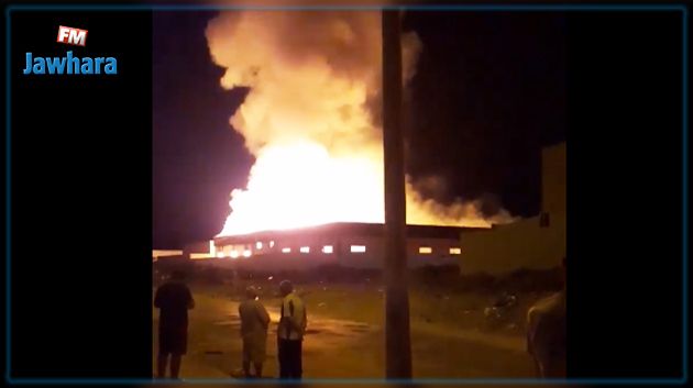  صفاقس : اندلاع حريق بمخزن مساحة تجارية 