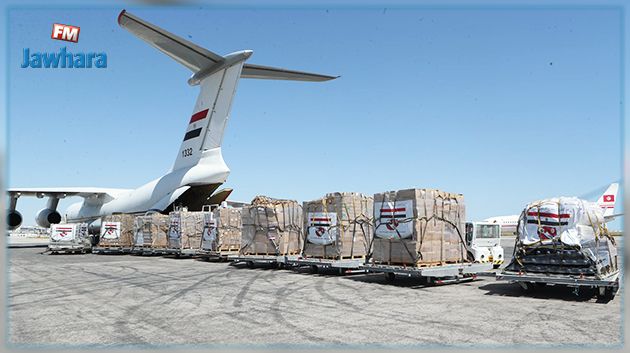 محملة بتجهيزات طبية : وصول طائرة عسكرية مصرية إلى تونس اليوم (فيديو)