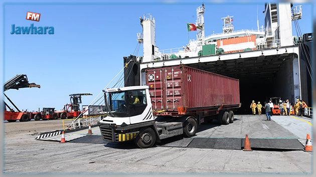 تونس تتسلّم حاويتين محمّلتين بمستلزمات طبيّة من إيطاليا