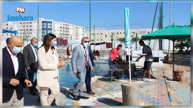 وزيرة العدل تؤدي زيارة إلى كل من سجن النساء و مركز الأطفال الجانحين