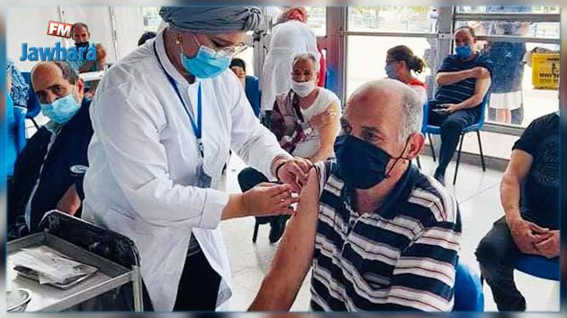 والي المنستير يعلن تعليق عمل مركز التلقيح بسبب الإزدحام