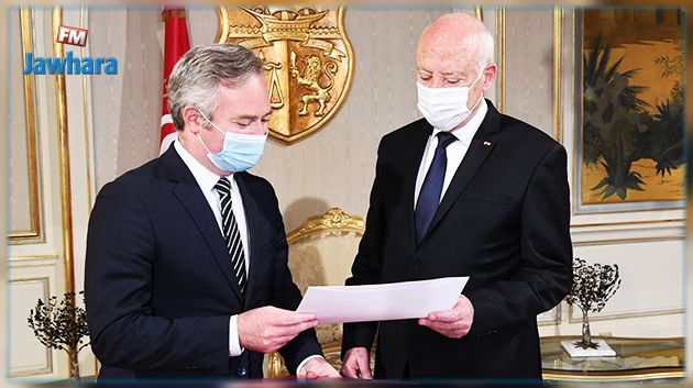 فرنسا تمنح تونس دفعة جديدة بـ 500 ألف جرعة من اللقاحات ضدّ كوفيد-19 